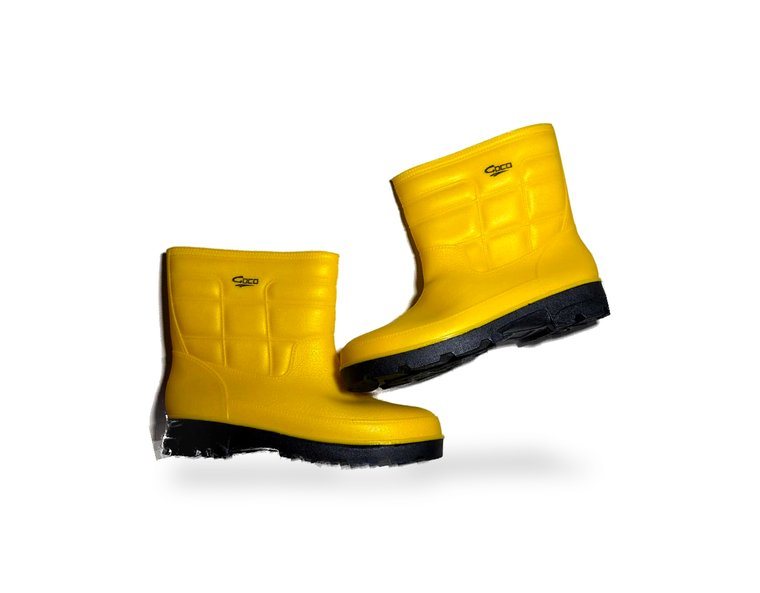 Yellow GOCO low cut rubber boots, pair, side view